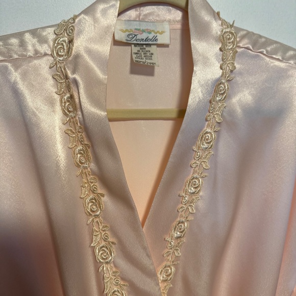 NWT Vintage Dentelle Pink Satin Long Robe Rose Lace Trim Size Large Deadstock - Picture 3 of 13